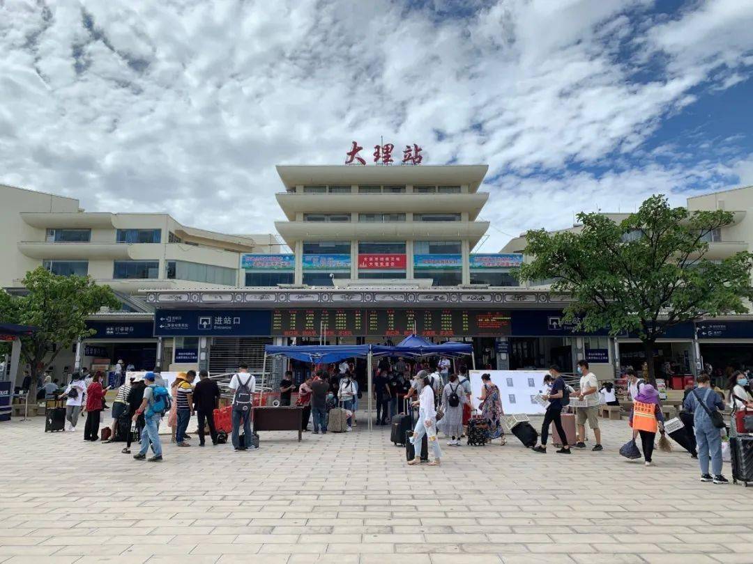 g2849次列车7月2日起运行,重庆西站出发时间为13时37分,重庆西站到达