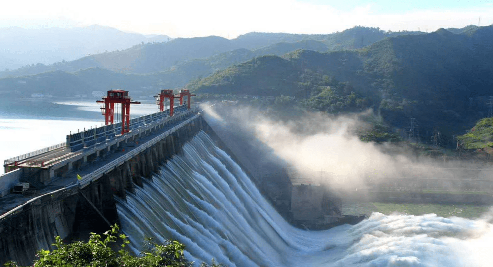水丰大坝东北内河最大最豪华游轮,私人定制豪华游艇,100可谓游船,快艇