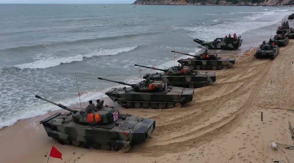 火力全开看铁甲洪流燃爆演武场视频动图