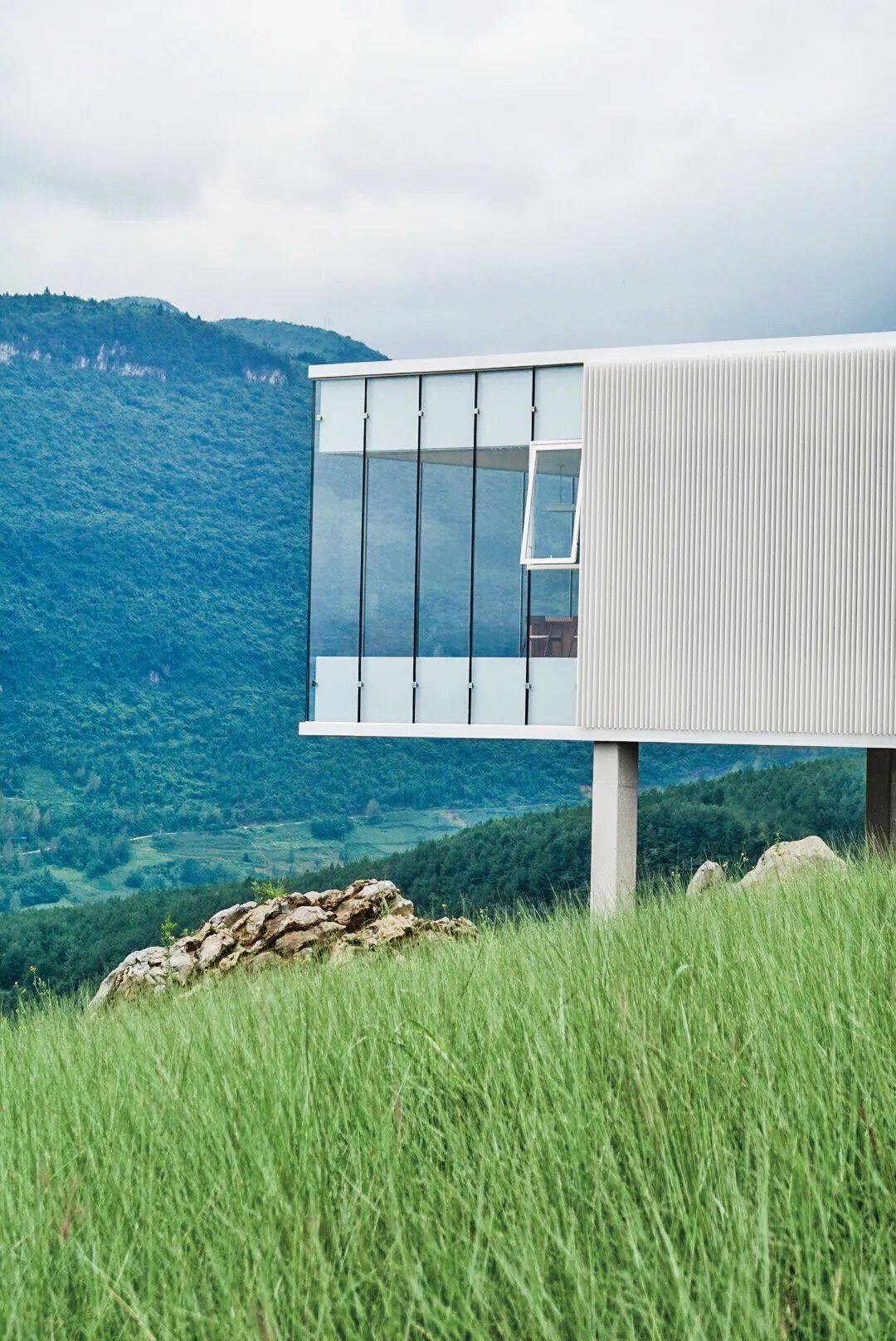 只有一个懒坝寄居山间的艺术