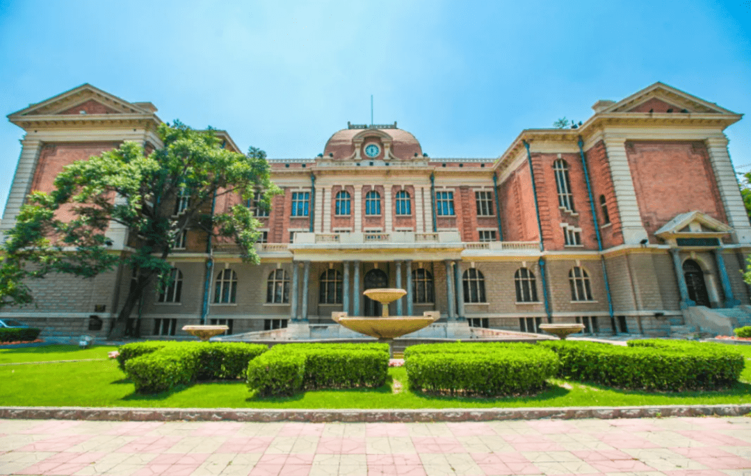 天外亲学姐的梦校攻略带你横跨专排第一传媒项目