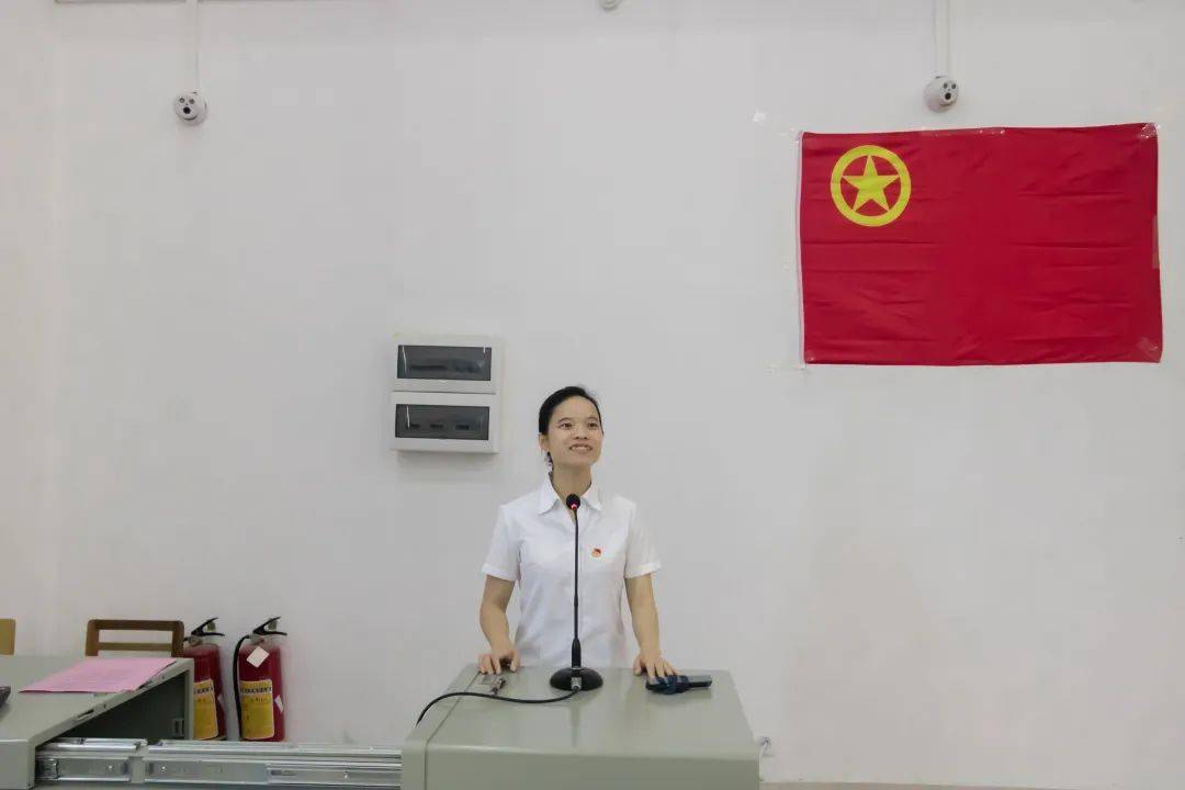 团委书记李数霞做总结本次会议的圆满顺利召开,离不开研究生院领导及