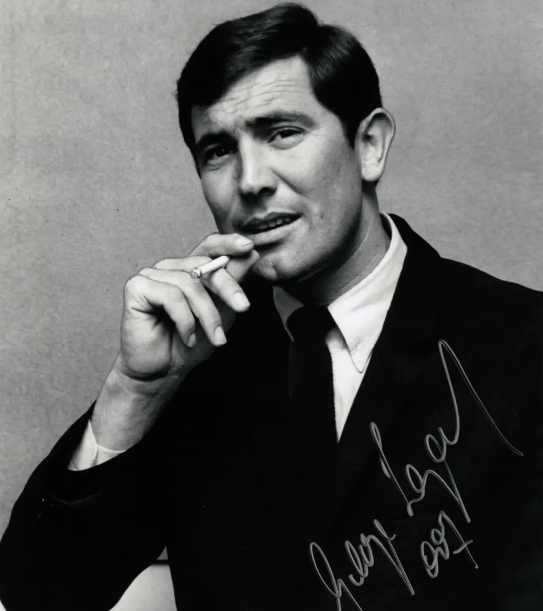 本片编剧为尼尔·珀维斯,罗伯特·维德,斯科特·z·本恩斯,凯瑞·福永