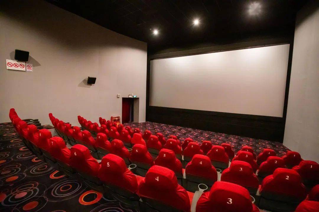 『中华广场』开夜趴了!9.9元唱k,5折吃火锅,高空露天酒吧