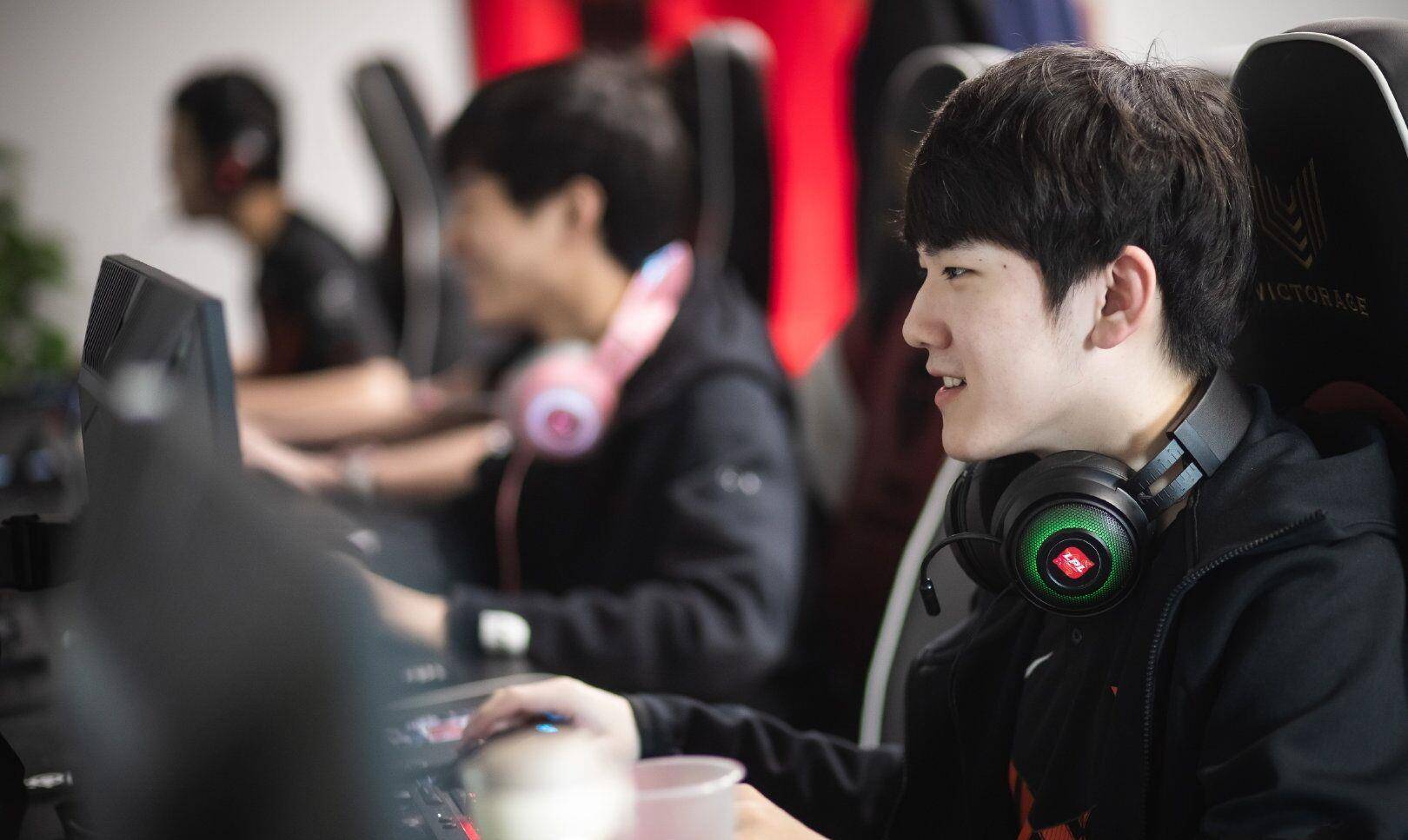 tes强势战胜jdgjackylove将达成新成就超越pawn成为lpl第一人