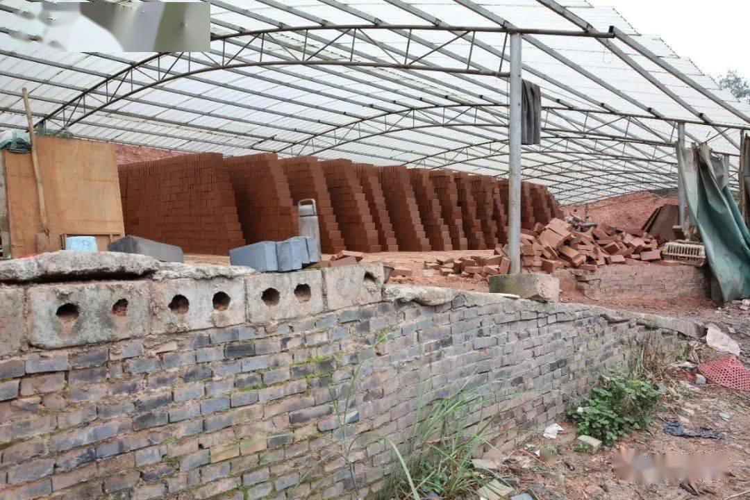 藤县检察院助力县政府打击取缔非法小砖窑47个