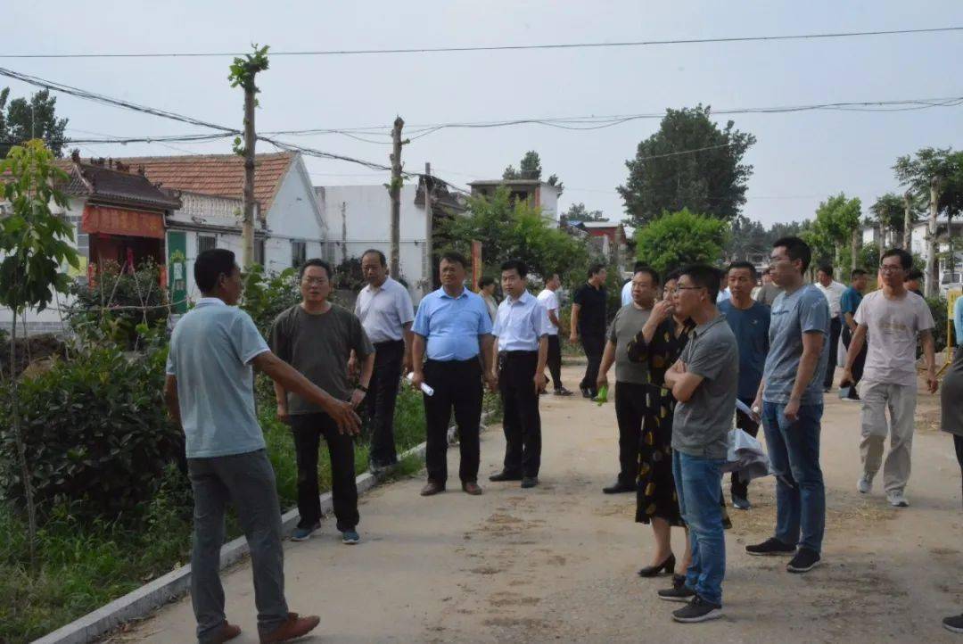 找差距抓落实小孟镇召开农村人居环境整治现场推进会议