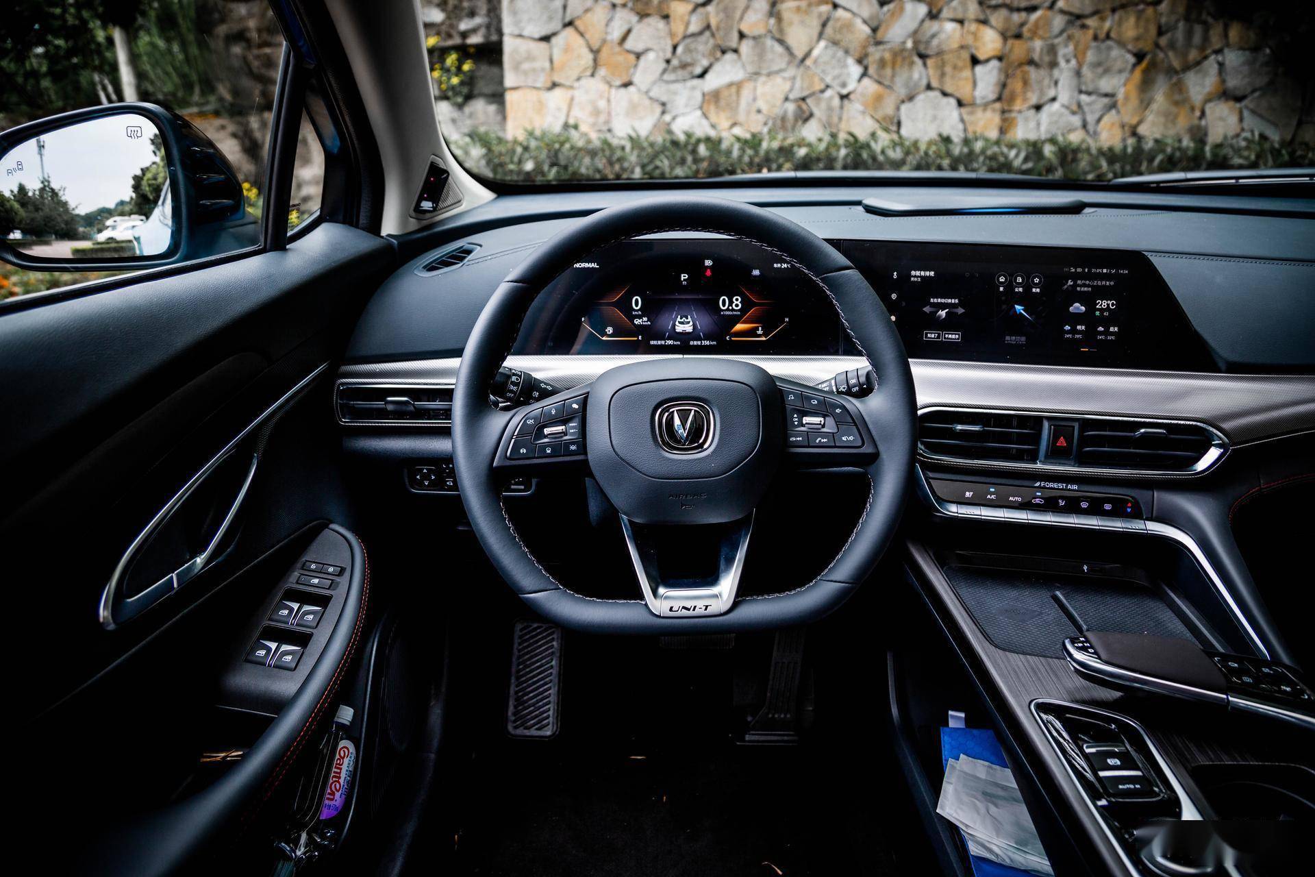 一个是长安uni-t将搭载l3级自动驾驶功能,通过配备adas地图和高精地图