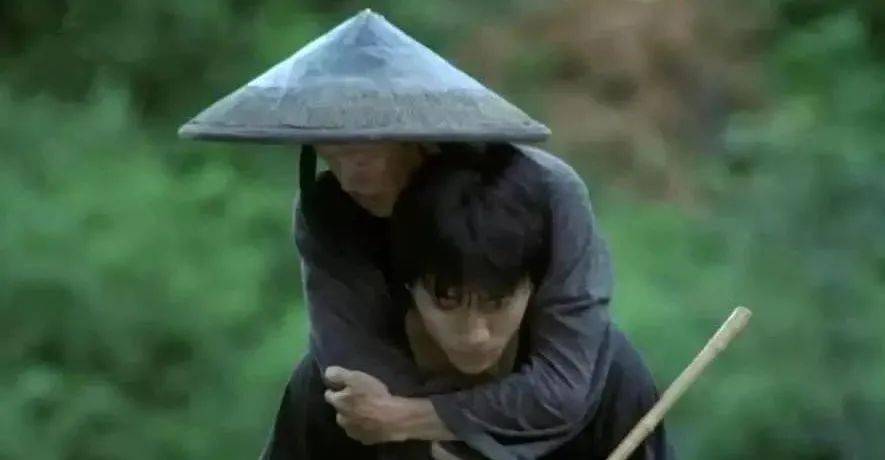 父与子从陌生,隔膜走向体贴,理解,儿子终于明白了父亲一生的甘苦和一