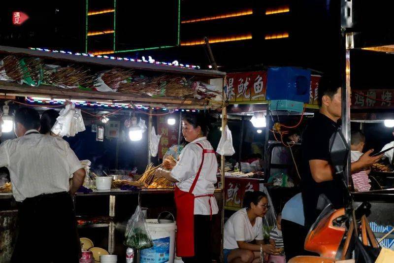 擋不住的人間煙火直擊神木夜市擺地攤現狀帶你領略不一樣的神木