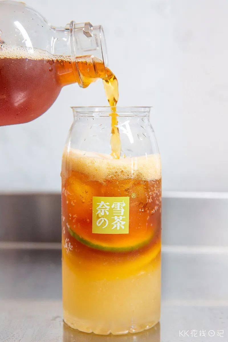 奈雪维他柠檬茶噗呲气泡茶来了