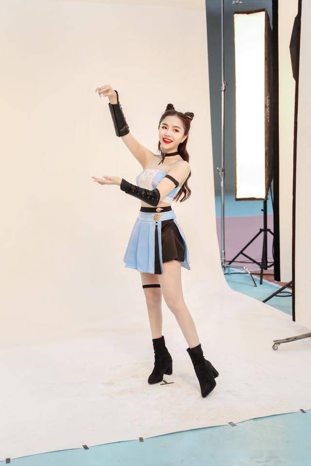 the9安崎《诛仙》手游青春版花絮 约你仙界吃火锅