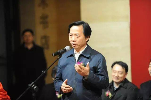 美术馆历史上首次举办紫砂艺术个人展,我们之所以把机会给了吕俊杰,是