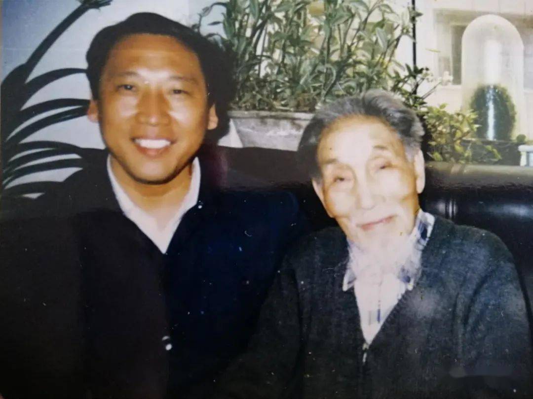 说到赵松樵老先生,有一段故事可以与读者分享.1940年,他在上海演出.