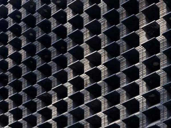 光影下的立面材质 存在建筑-建筑摄影