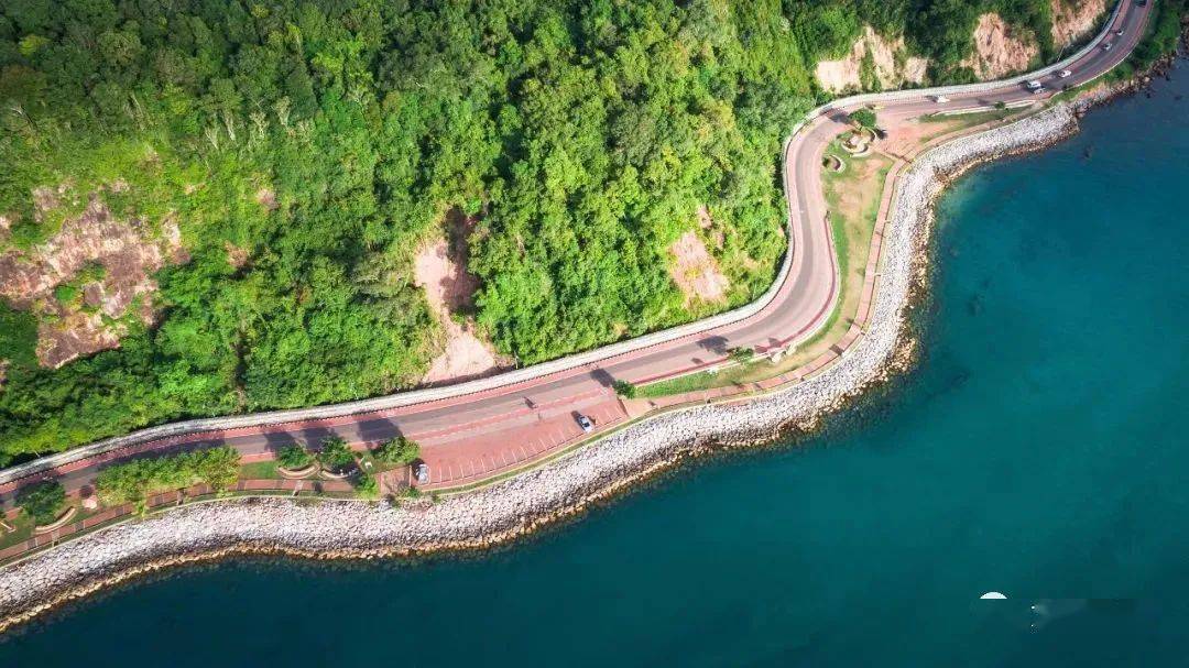 广东滨海旅游公路茂名先行段已开工建设,沿着海边建设,风景绝美_手机
