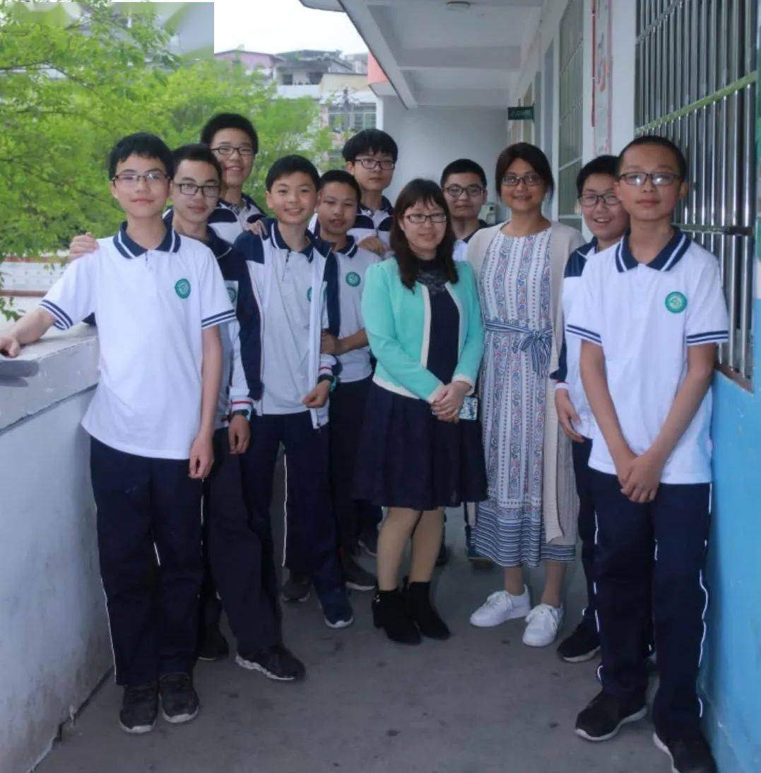 一名党员一面旗帜南康五中党员风采系列七申春燕