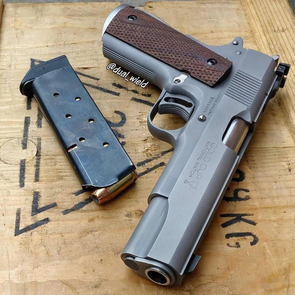 国外某枪械博主的摄影作品这一看就是一位杂家