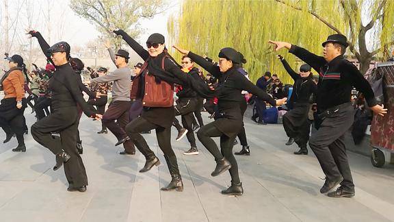 北京冬冬水兵舞第七套