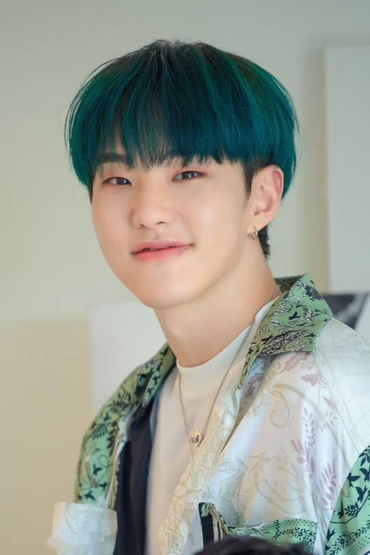 "100%清凉美"seventeen夏日画报写真公开!_app