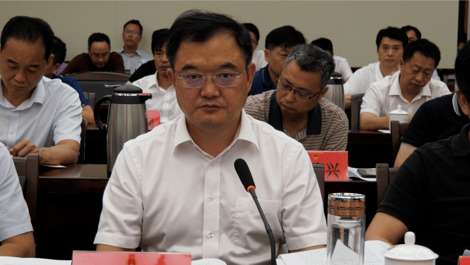 钟益民,叶修堂分别介绍了三个园区当前推进情况及需要市政府协调解决