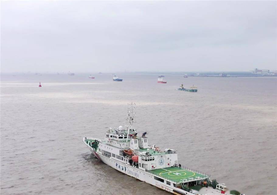 南槽航道治理一期工程试运行 长江口通航能力提质增效_船舶