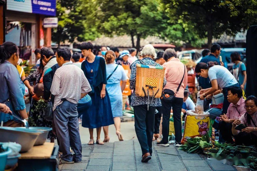 端午节前夕罗平早市的一幕,你见过吗?