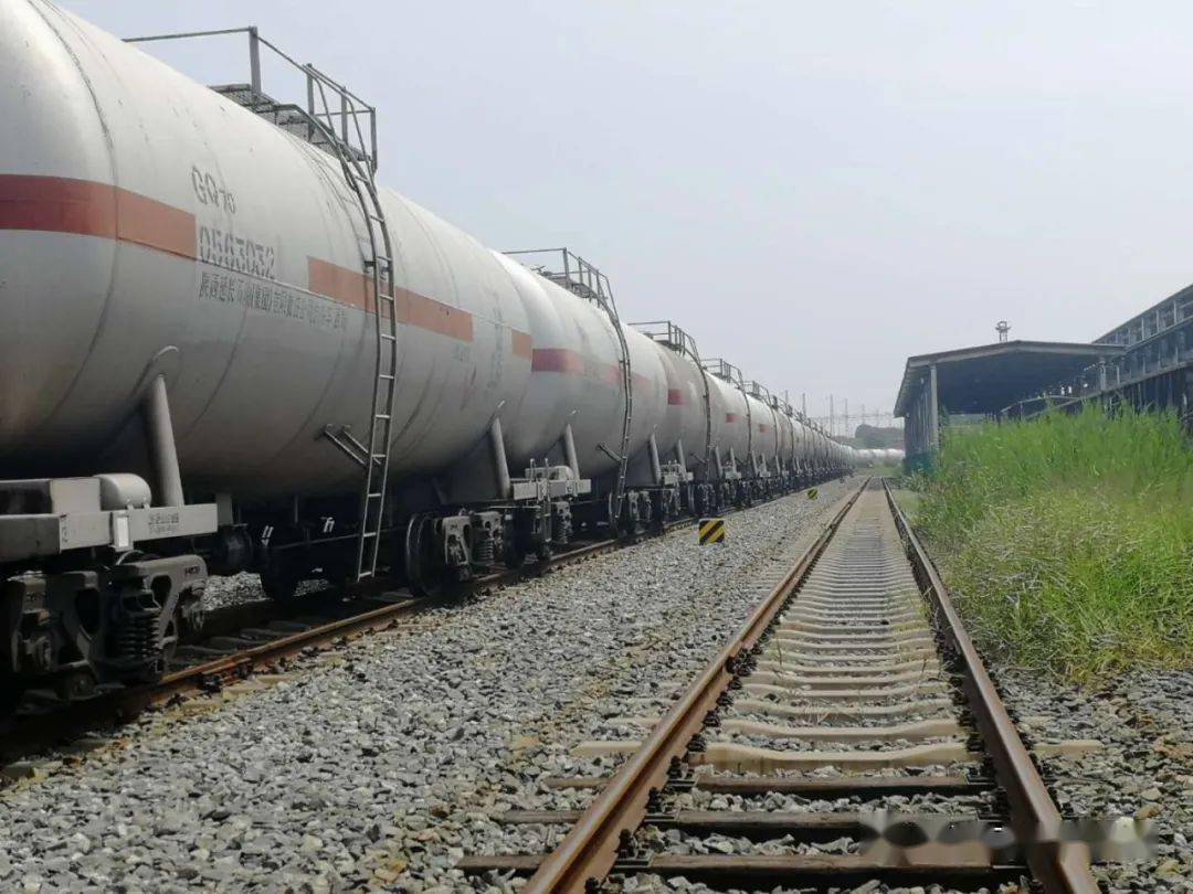 铁路运销公司自备车提前完成上半年各项指标