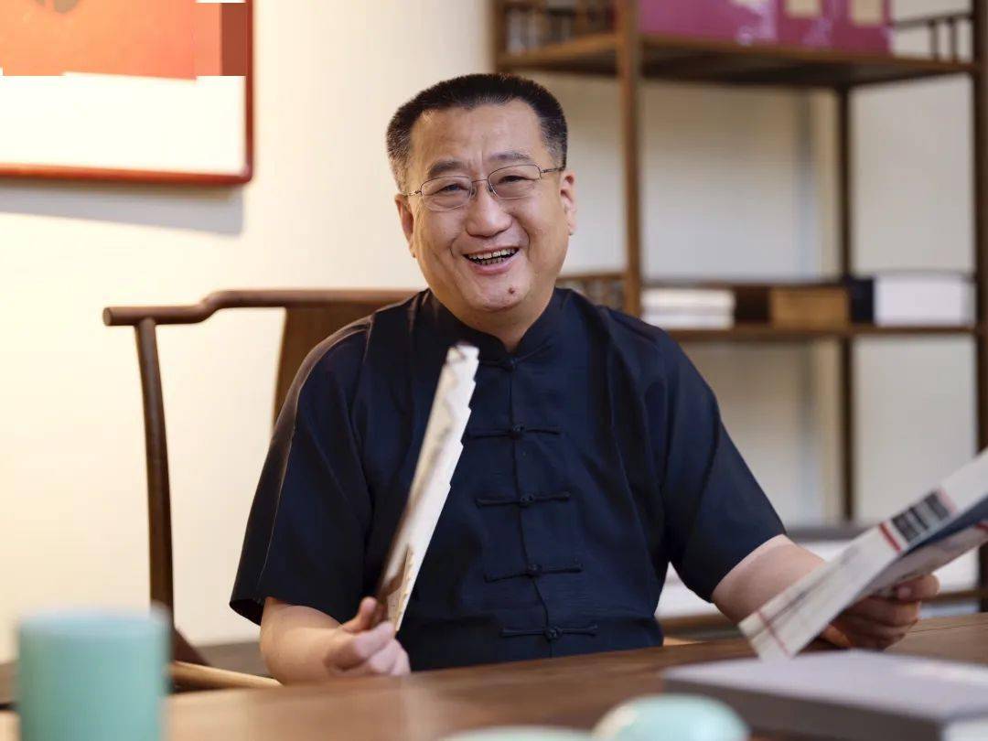 作家,文化学者,北京读书形象大使.