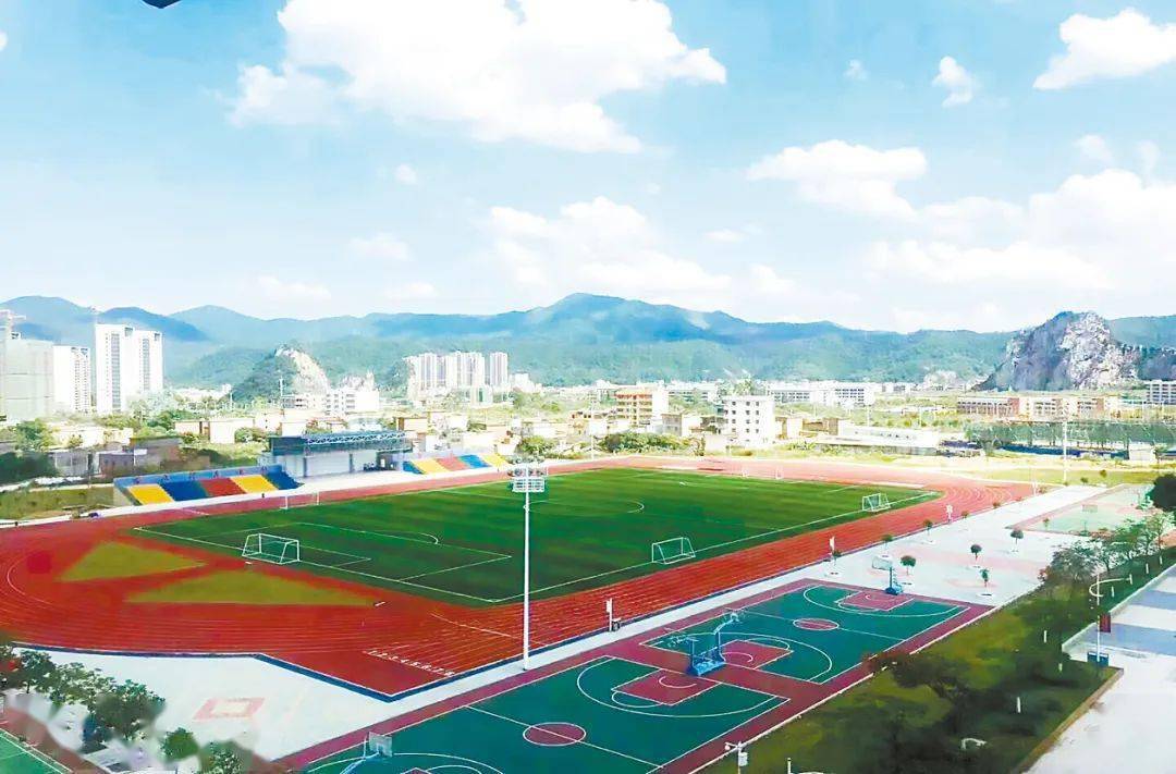 云浮技师学院岁月如歌谱华章