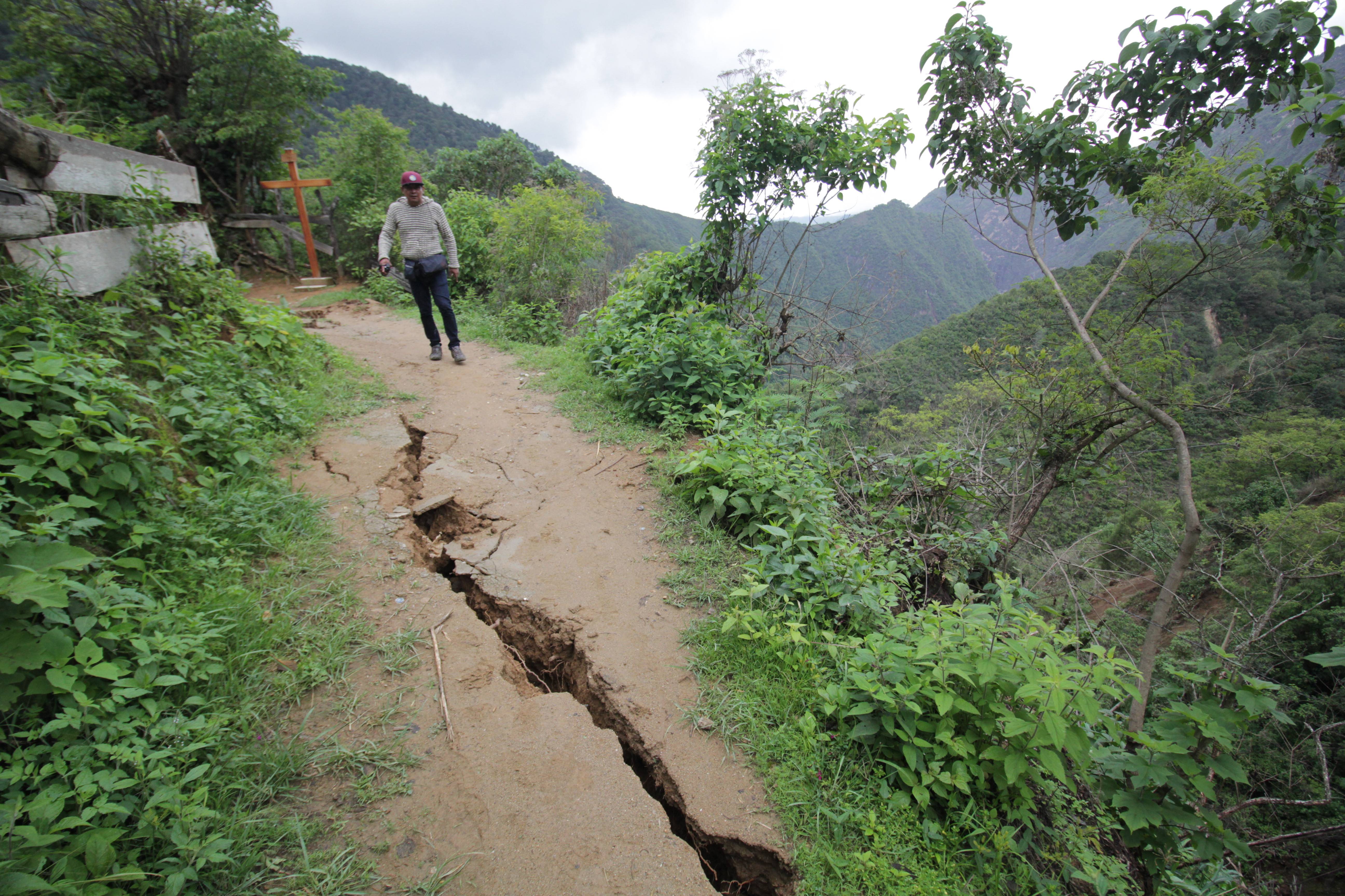 墨西哥7.5级地震:走进受损严重的震中附近小城