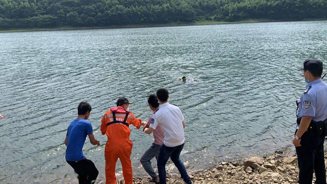 还是没能救回来…今天下午,宁波一男子游泳时溺水,这件事千万不能再做