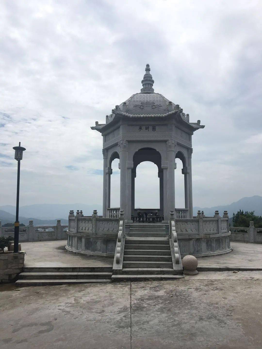 万元建设的圆明亭最美小路最美小路最美小路赤岩山村赤塯自然村口牌坊