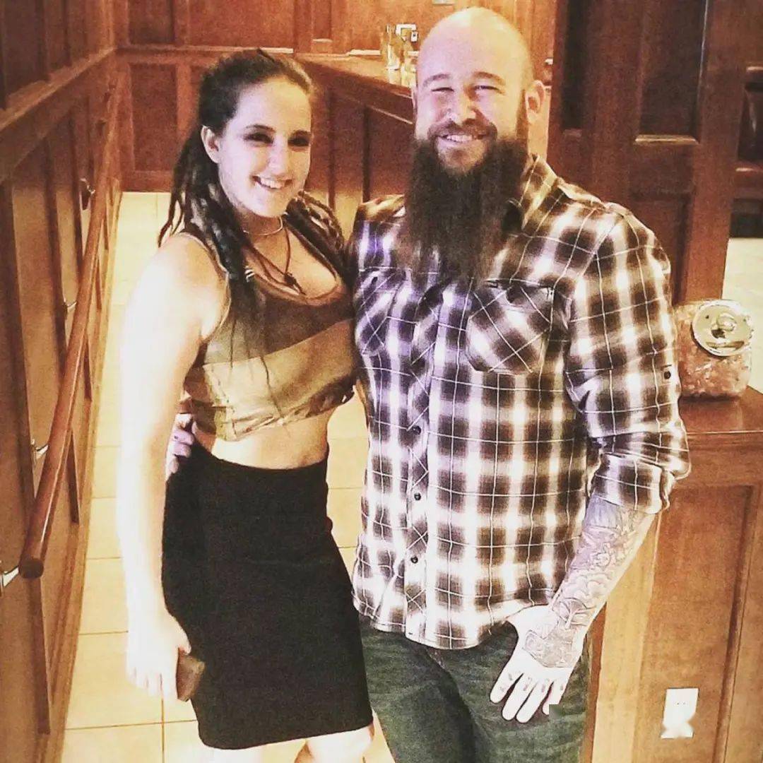 wwe超级巨星夫妻合影