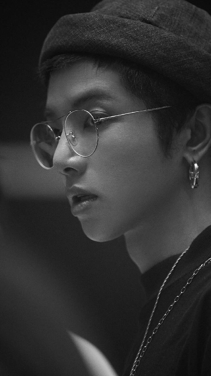 眼镜帅哥图鉴之华晨宇 确认过眼神,是眼镜也封印不住的颜值