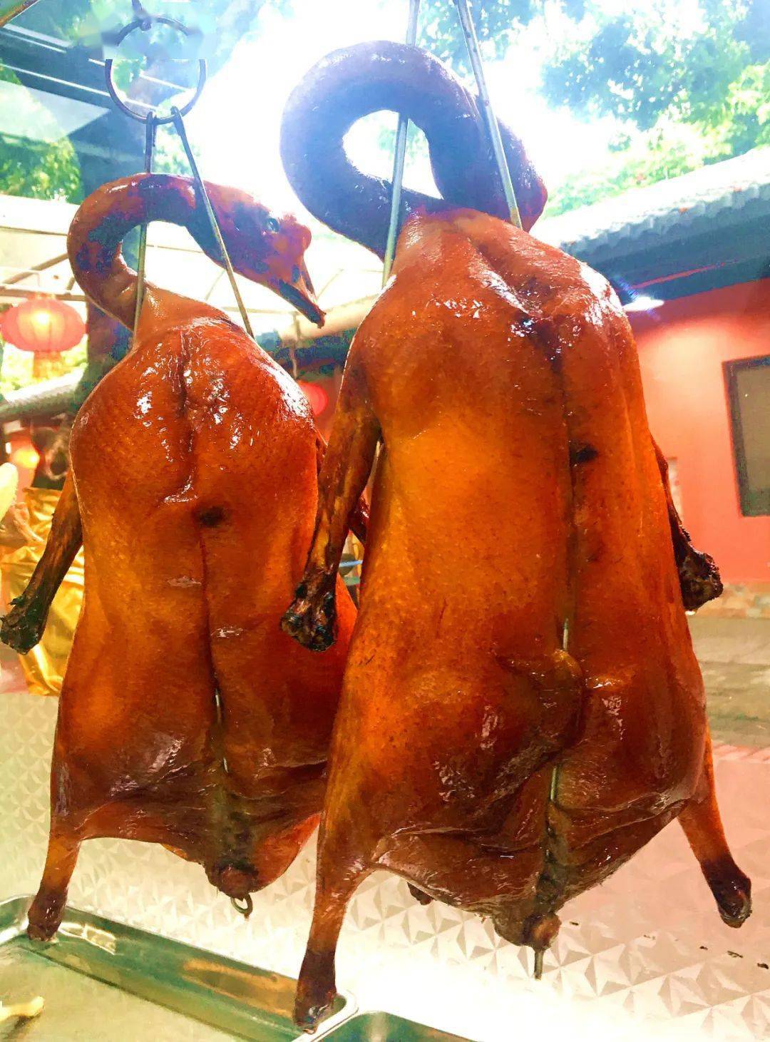 吃货们这道荔枝木炭烧鹅和夏天很配哦