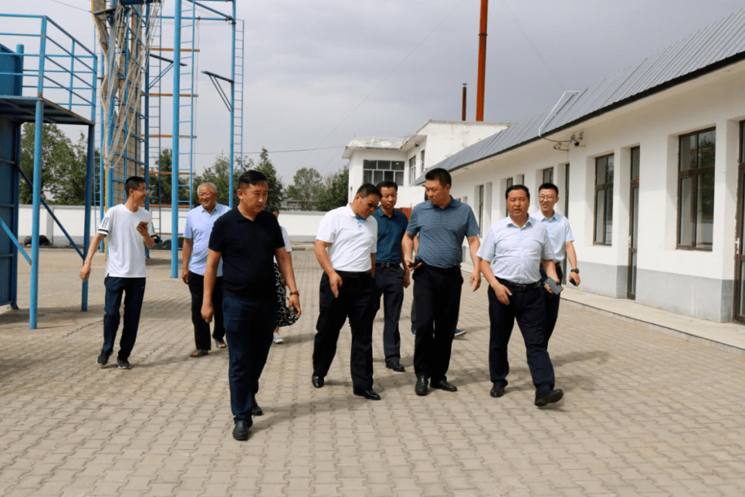 市委组织部组织二科科长梁高峰一行到札萨克镇考察调研札萨克农村干部