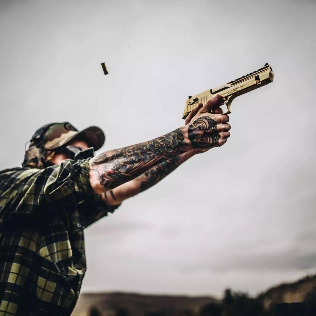 八门儿火器酷逍遥的个人视频号欢迎各位朋友关注这里不聊军事咱只交心