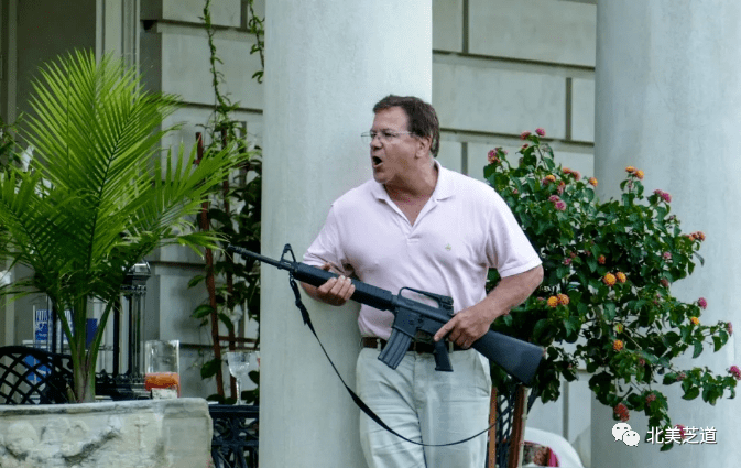 圣路易斯夫妇枪指示威者依据城堡法可使用致命武器驱逐入侵者