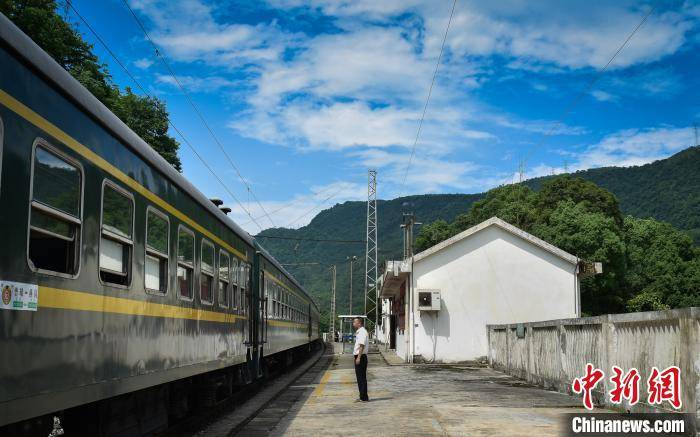 (王鹏 黄钰皓)1970年7月1日,四川省凉山州西昌火车站旁袁家山一带