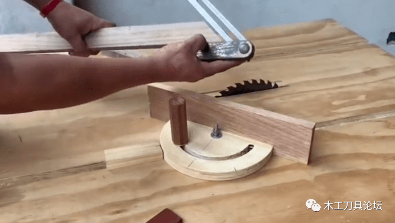 木工台锯切割方法 45度斜切制作盒子拼接