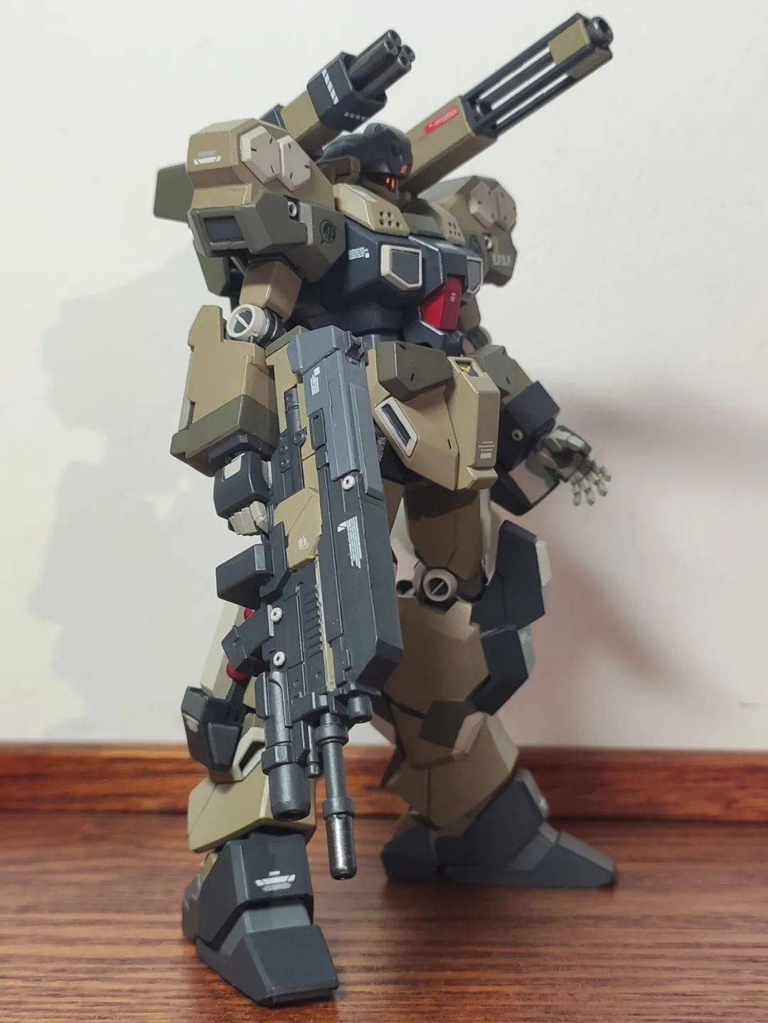 【欣赏】hg杰斯塔加农沙漠型笔涂改色