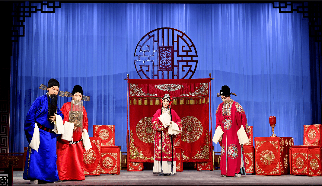 官家子弟王金龙与名妓苏三(玉堂春)誓偕白首.