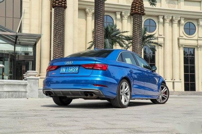 同是网红小钢炮,谁的可玩性更高?奥迪s3对比奔驰amg a35l