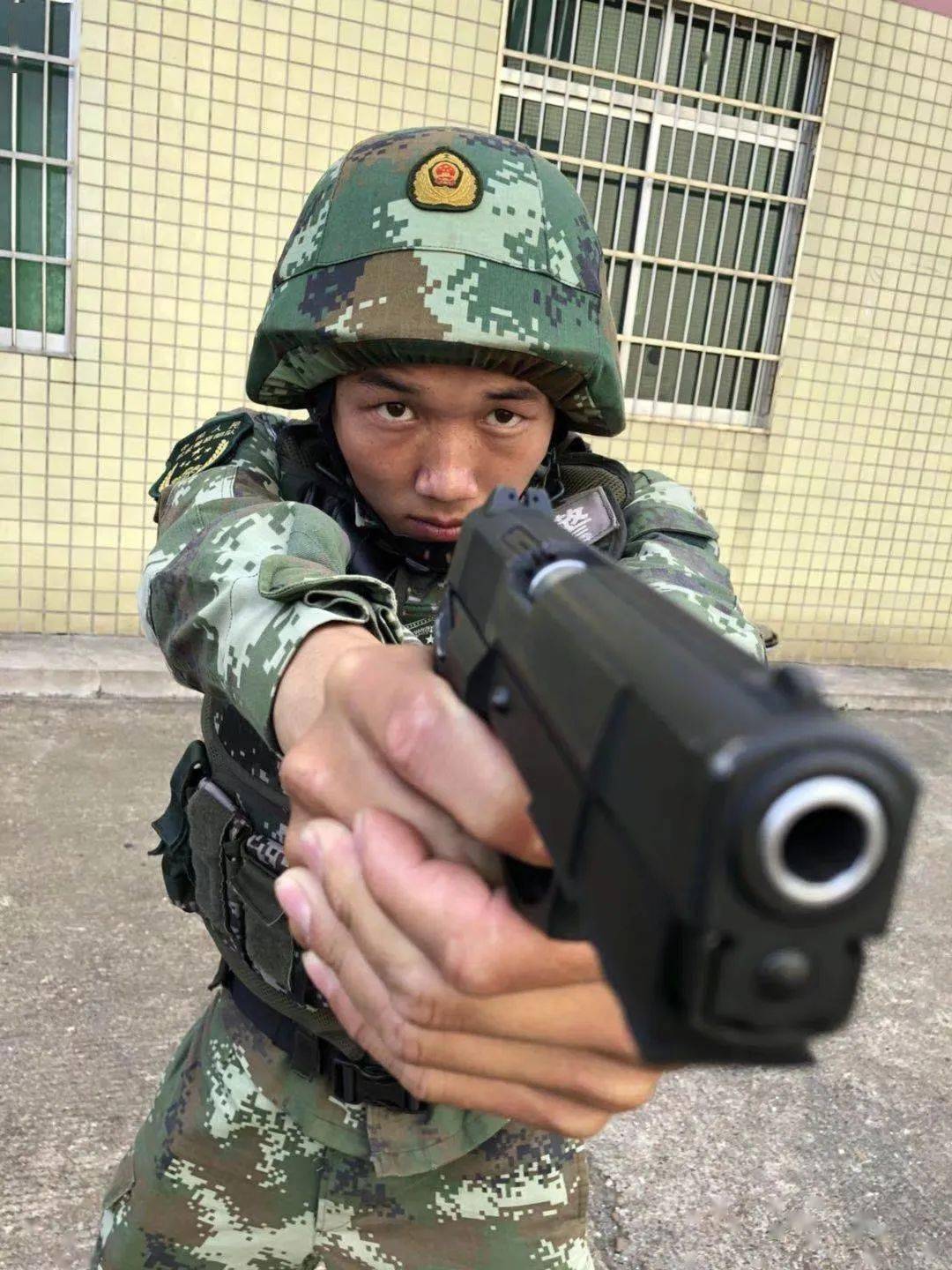 士官武警图片