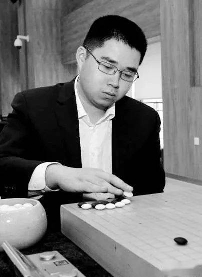 沉痛悼念棋士范蕴若