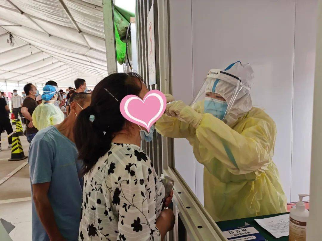 通州梨园对重点企业,商务楼宇人员核酸检测,昨天一天采样5139人!