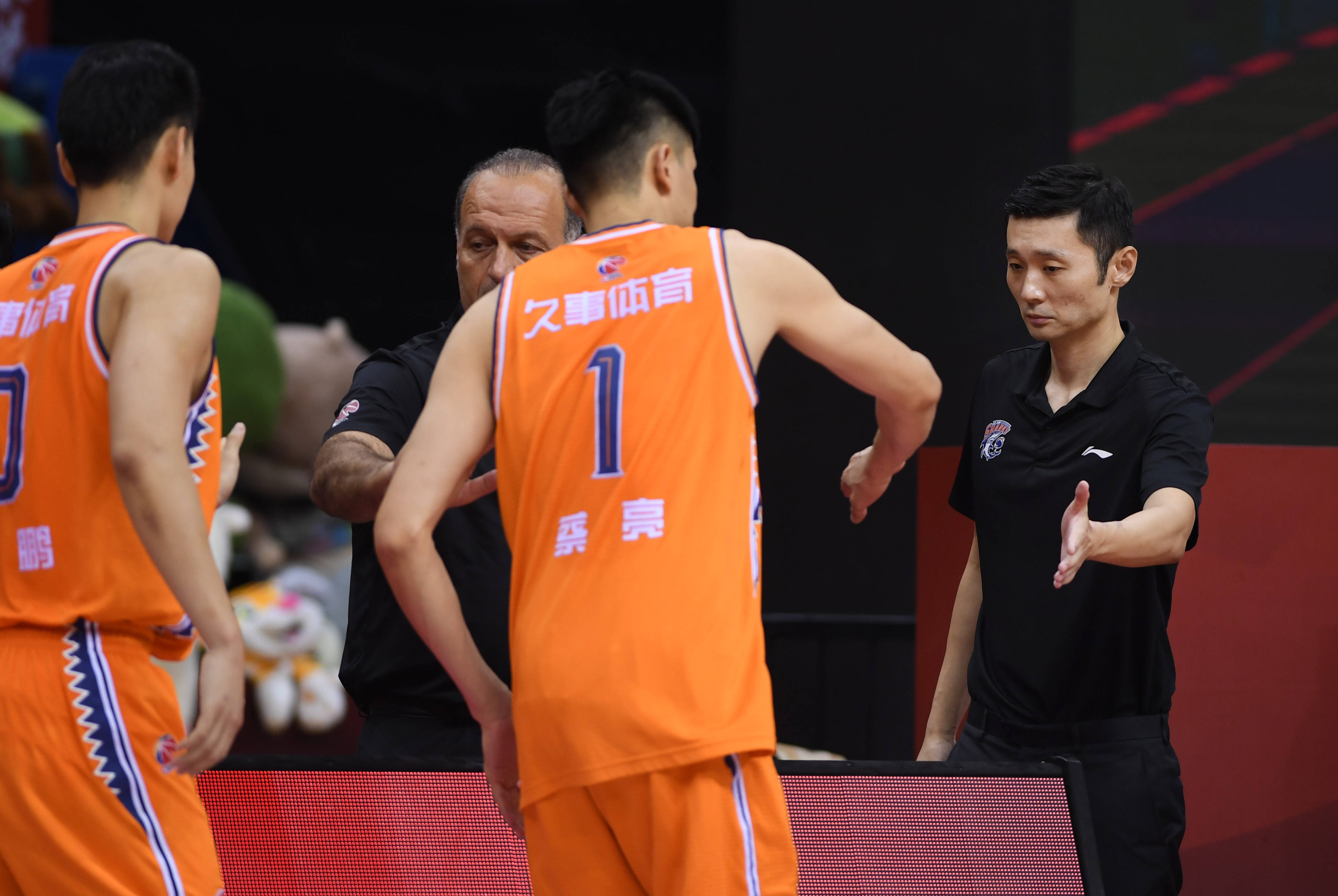 篮球——cba复赛第一阶段:时代中国广州迎战上海久事