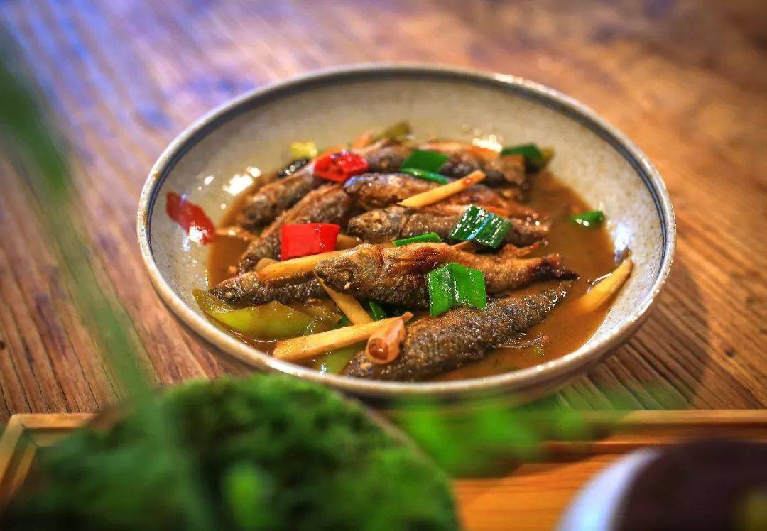 猪肺头,排骨冬瓜,芋艿豆腐,黄豆筒骨,油豆腐烧肉 安山招牌:安山红烧肉