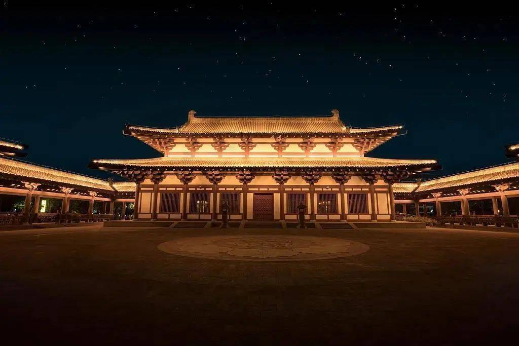 第一楷书",却忽视了它本身叙述了"九成宫"的来历和它建筑的雄伟壮观